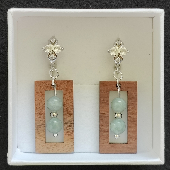 FINAL CLEARANCE NEW HANDMADE PLATED CUBIC ZIRCONIA, WOOD & BURMESE JADE EARRINGS - Picture 3 of 7